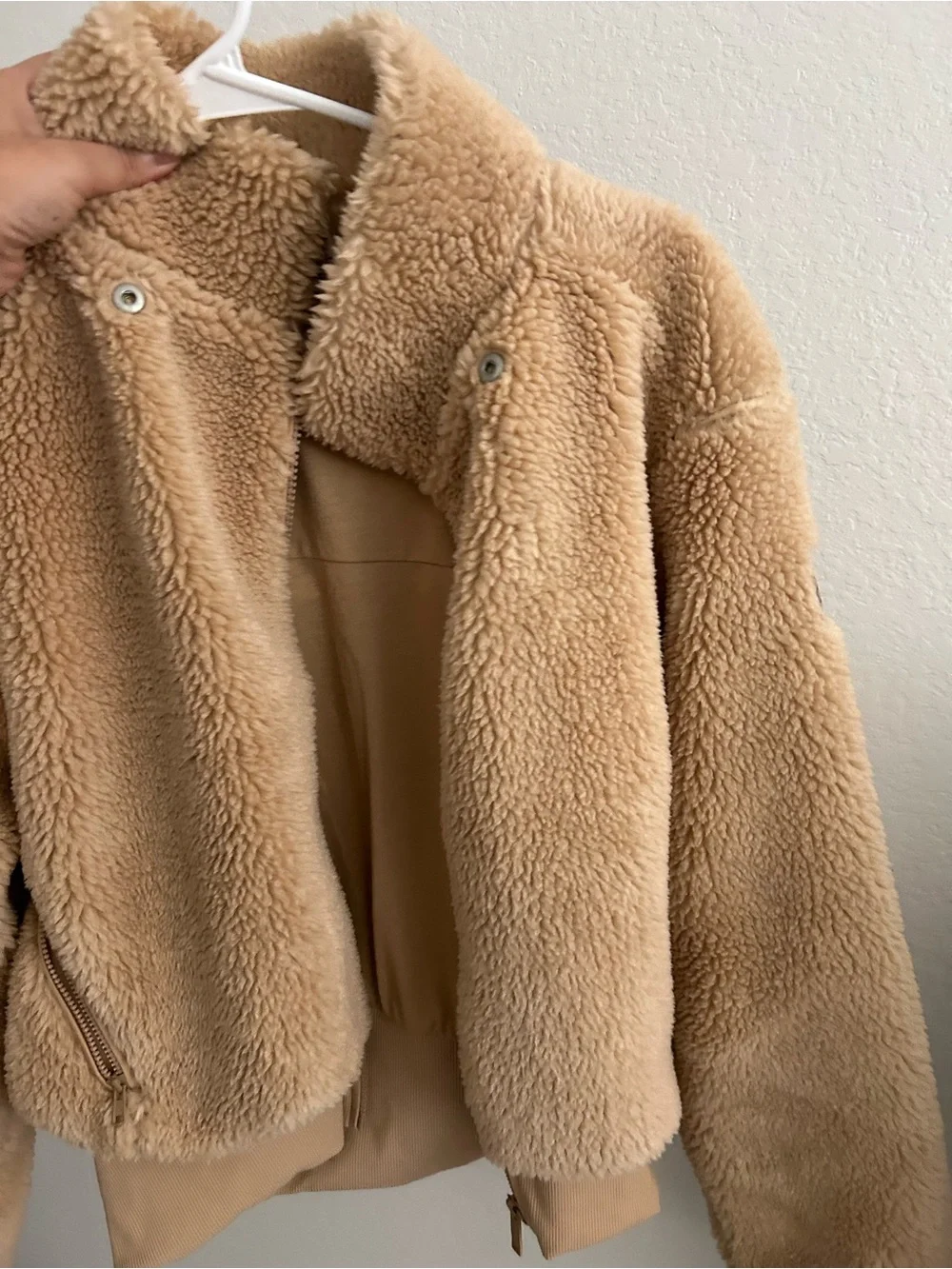 Alo Yoga Foxy Sherpa Jacket in Camel small